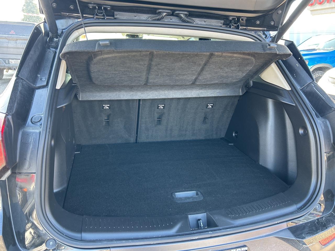 2021 Buick Encore GX Essence AWD w/HUD, Auto Braking, Lane Keep Assist Photo