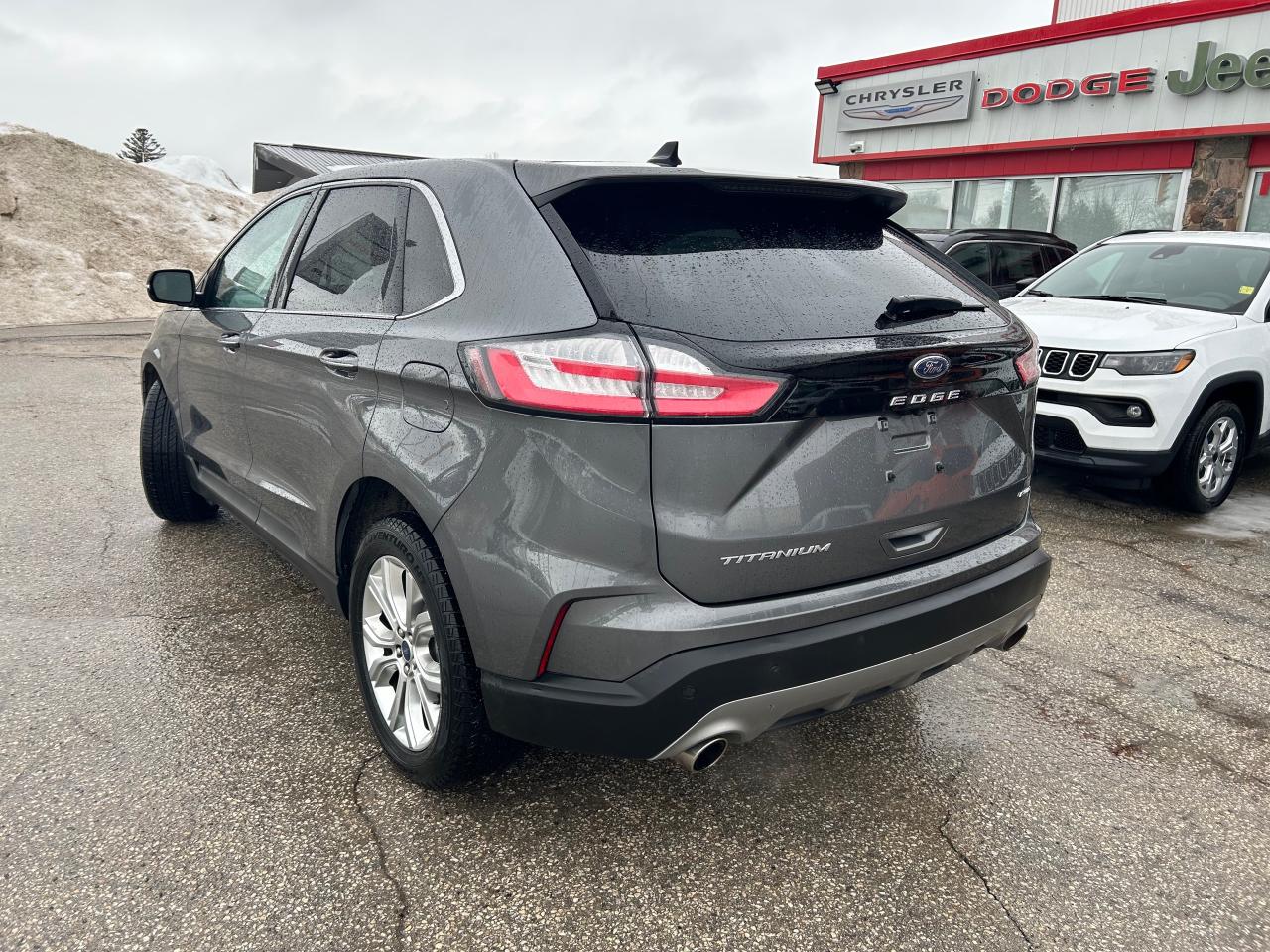2022 Ford Edge TITANIUM 4DR ALL-WHEEL DRIVE Photo