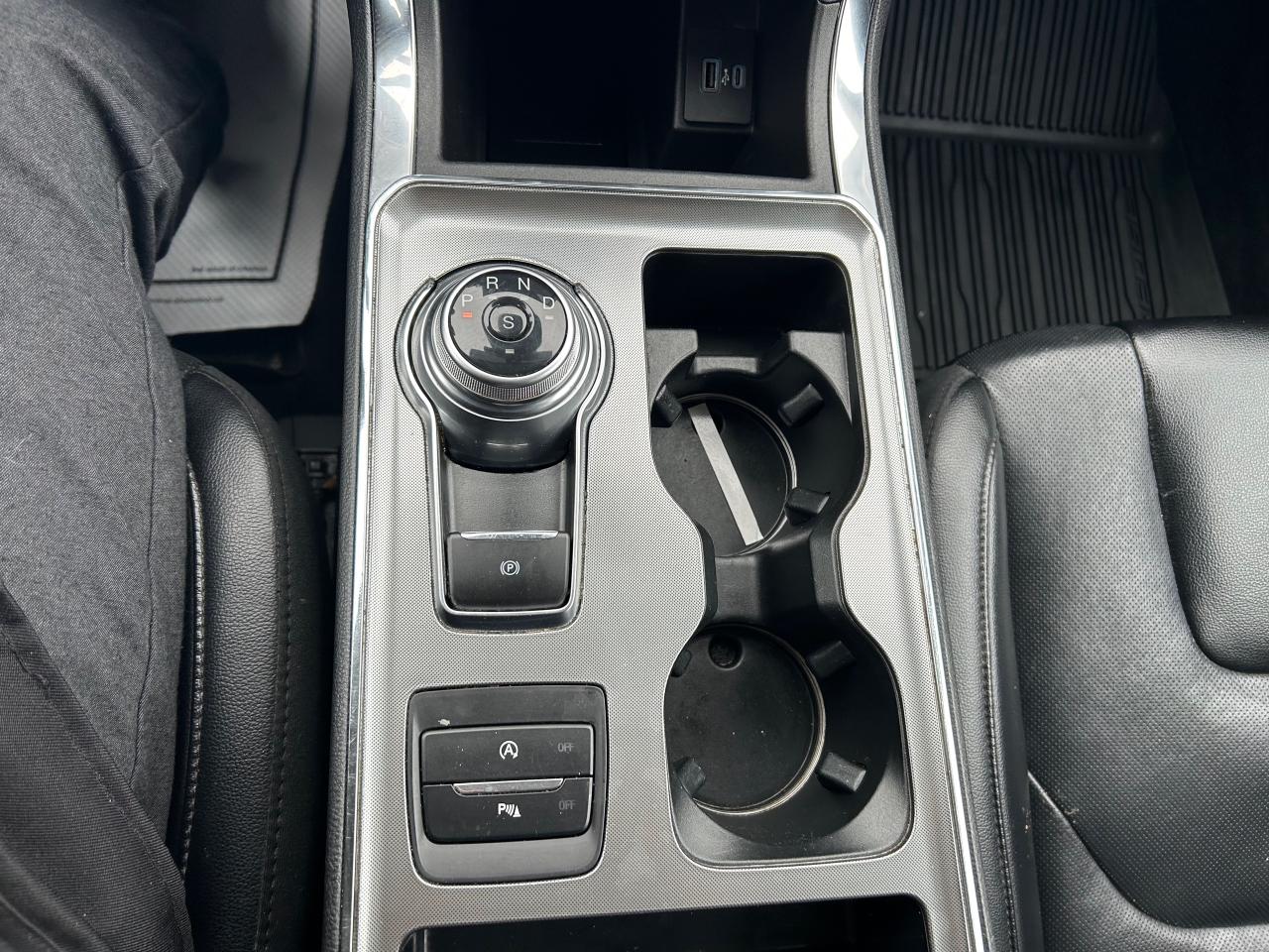 2022 Ford Edge TITANIUM 4DR ALL-WHEEL DRIVE Photo