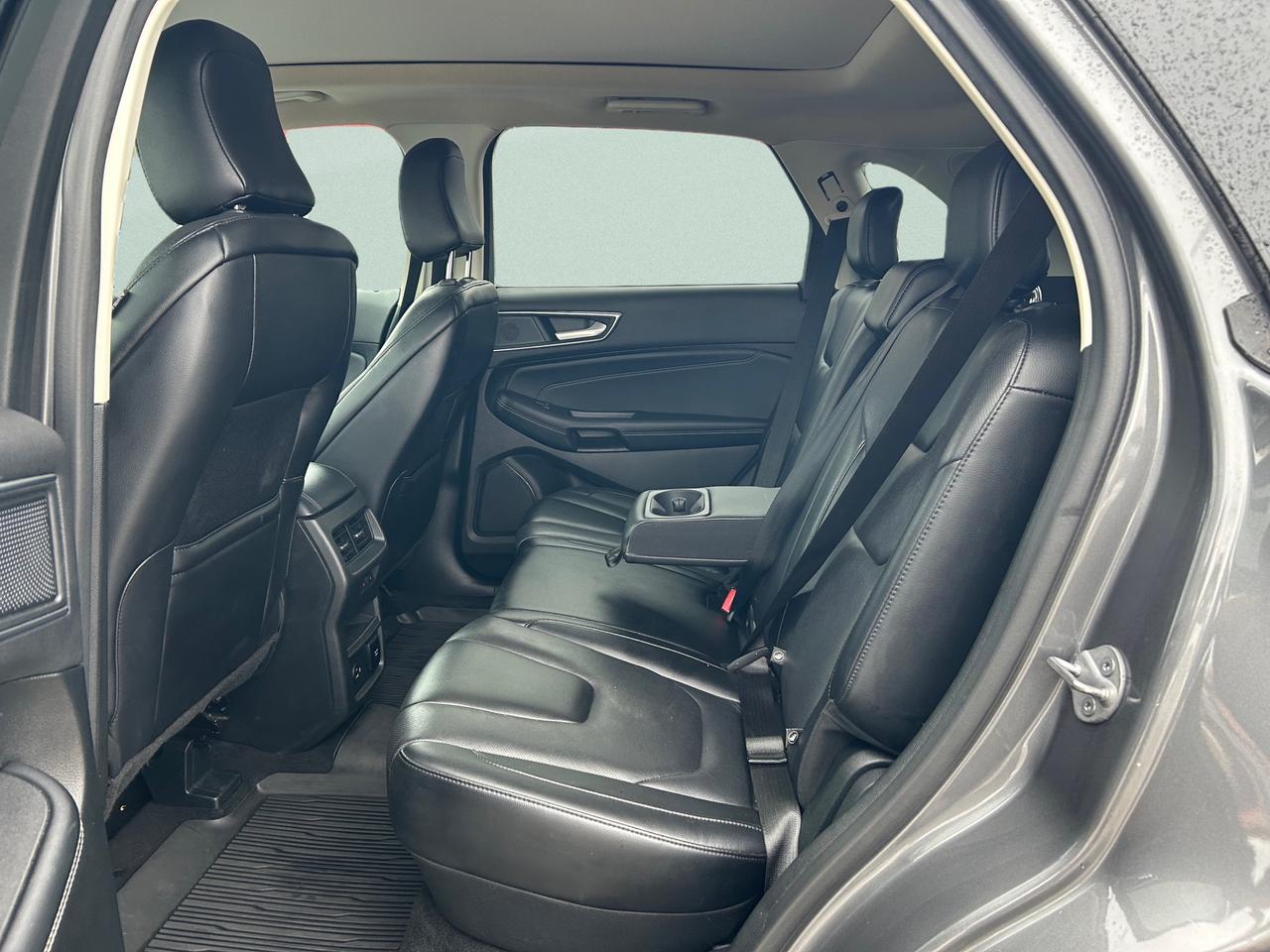 2022 Ford Edge TITANIUM 4DR ALL-WHEEL DRIVE Photo