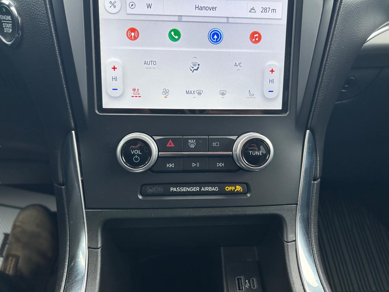 2022 Ford Edge TITANIUM 4DR ALL-WHEEL DRIVE Photo