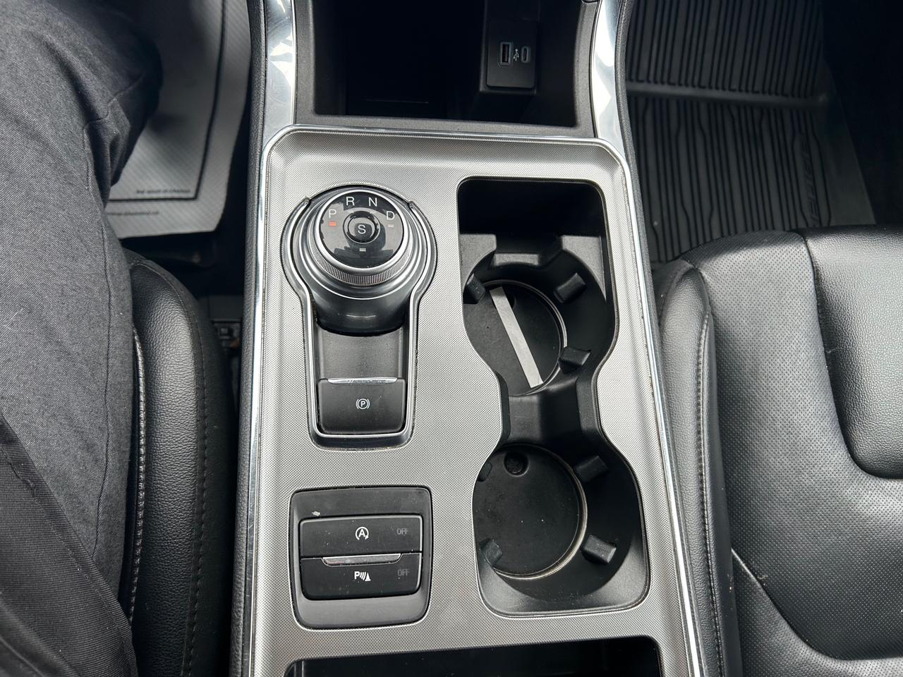 2022 Ford Edge TITANIUM 4DR ALL-WHEEL DRIVE Photo