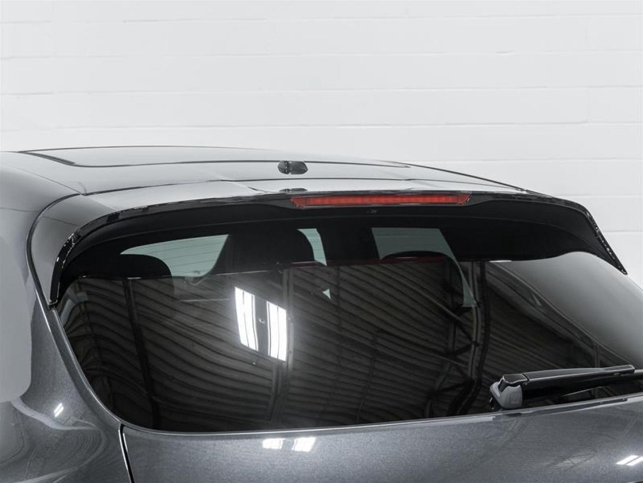 2026 Porsche Macan  Photo