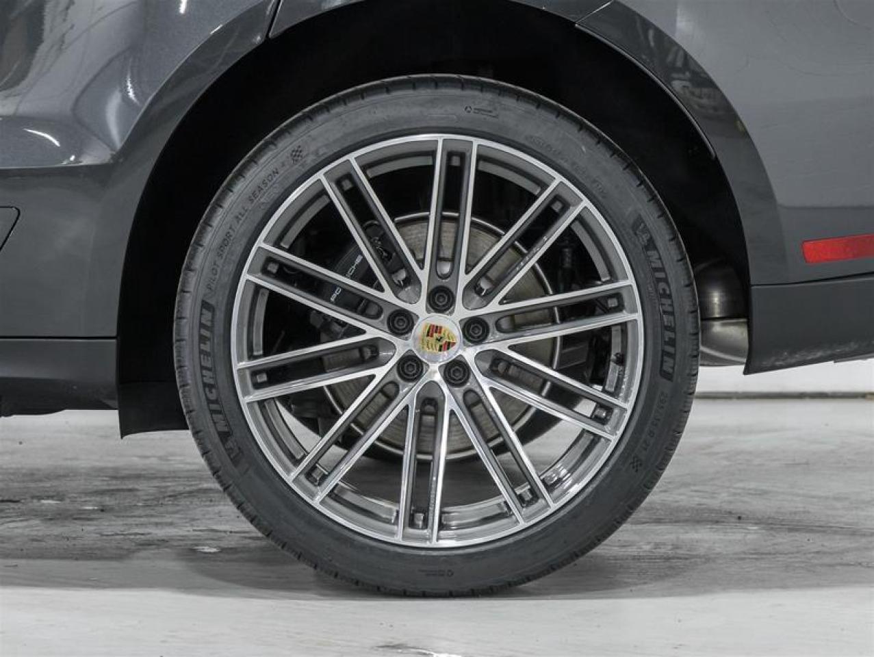 2026 Porsche Macan  Photo