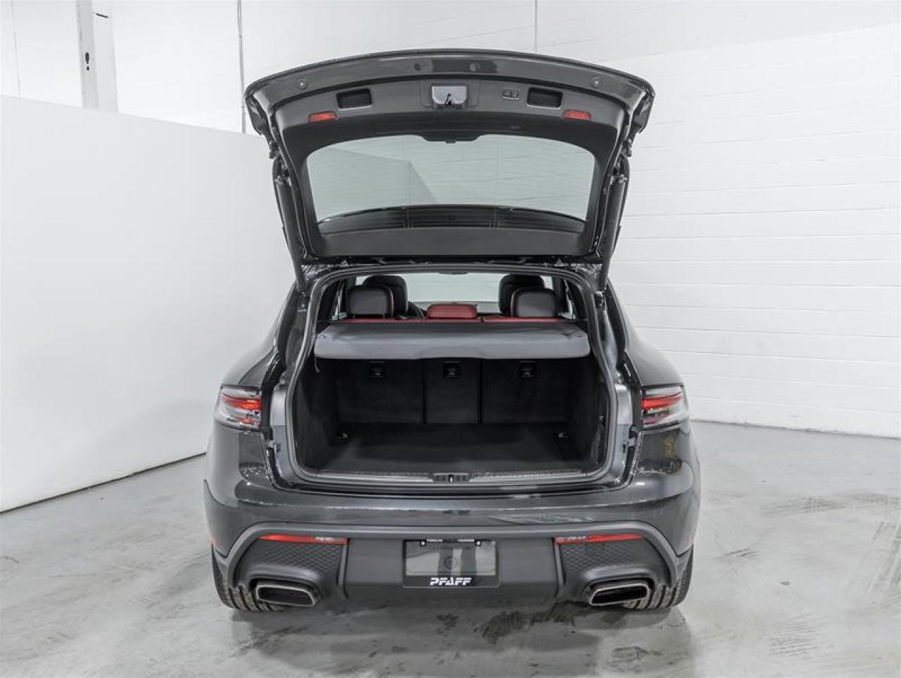 2026 Porsche Macan  Photo