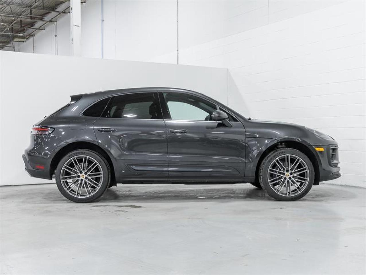 2026 Porsche Macan  Photo