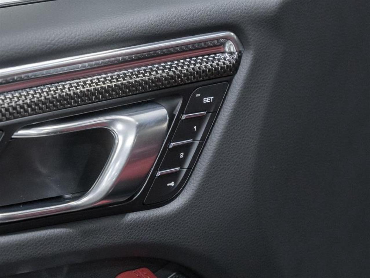 2026 Porsche Macan  Photo