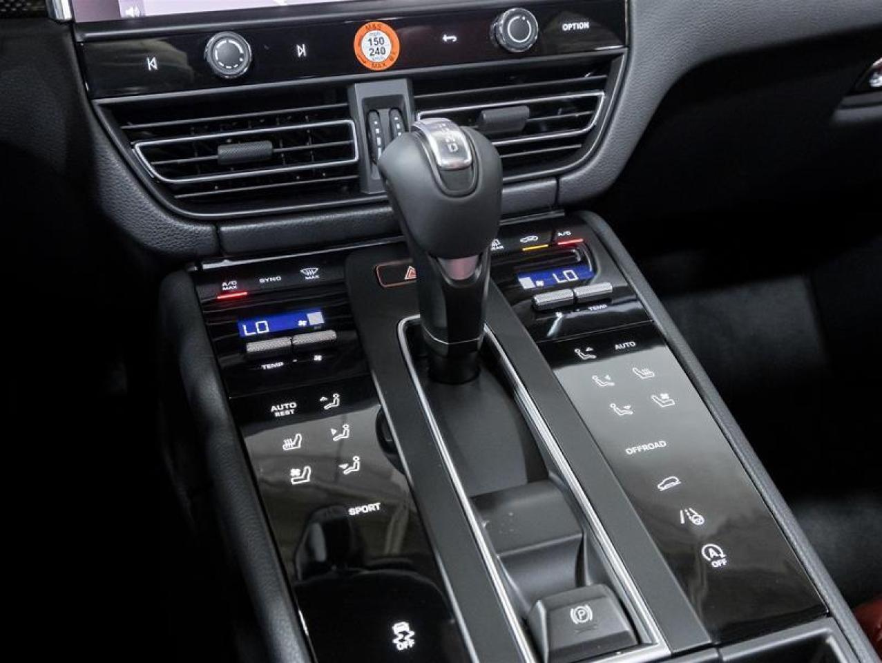 2026 Porsche Macan  Photo