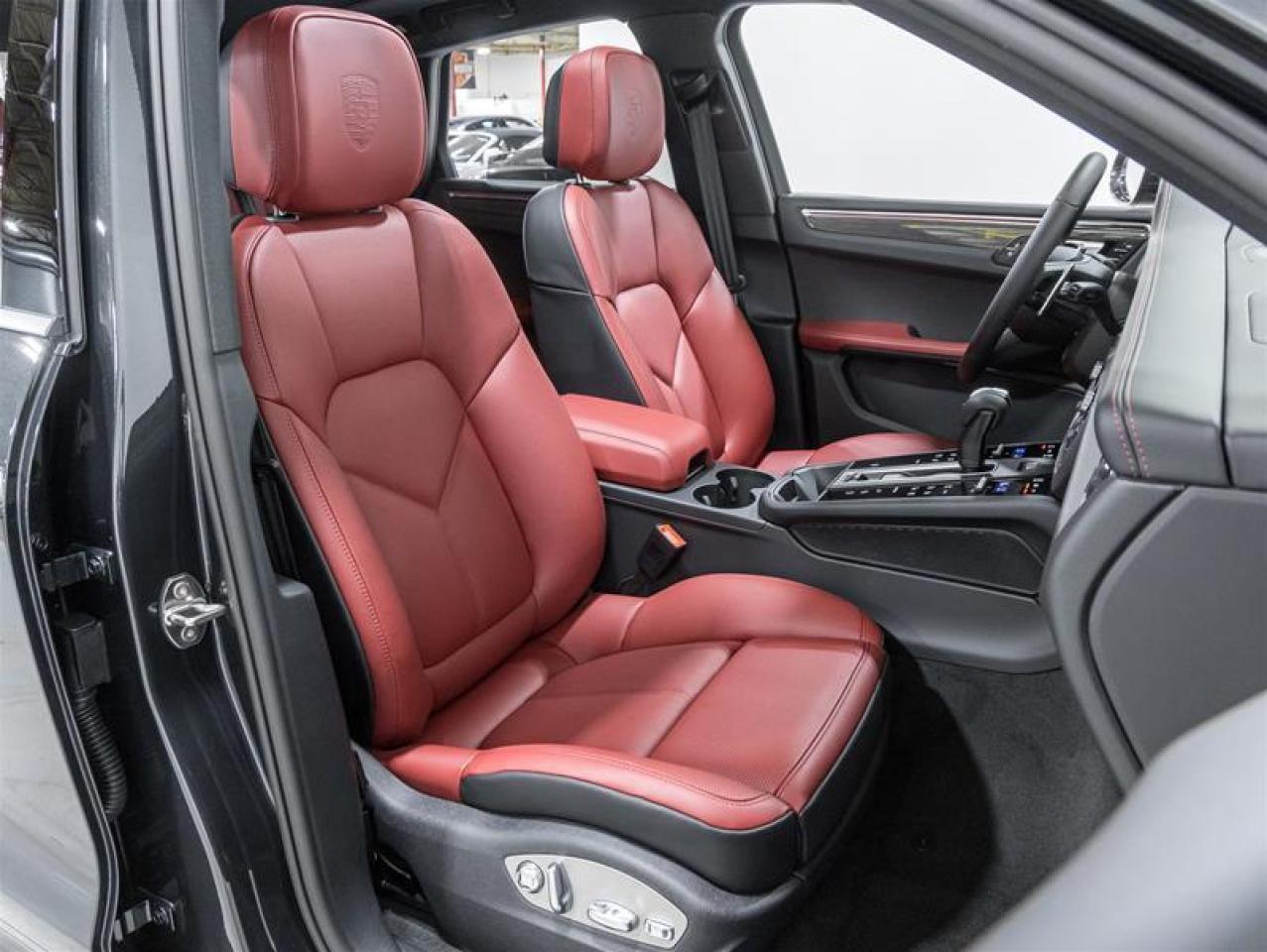 2026 Porsche Macan  Photo