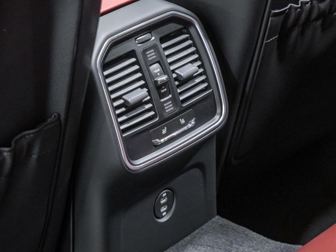 2026 Porsche Macan  Photo