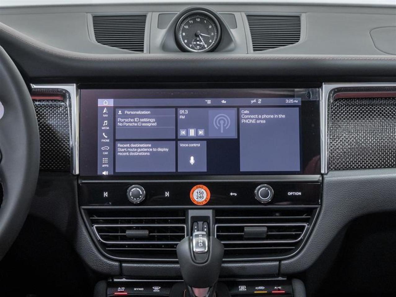 2026 Porsche Macan  Photo