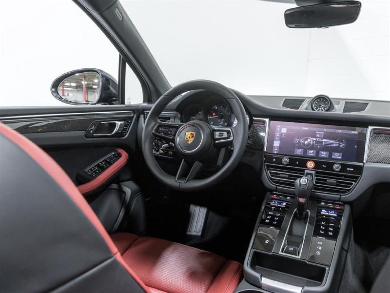 2026 Porsche Macan  Photo