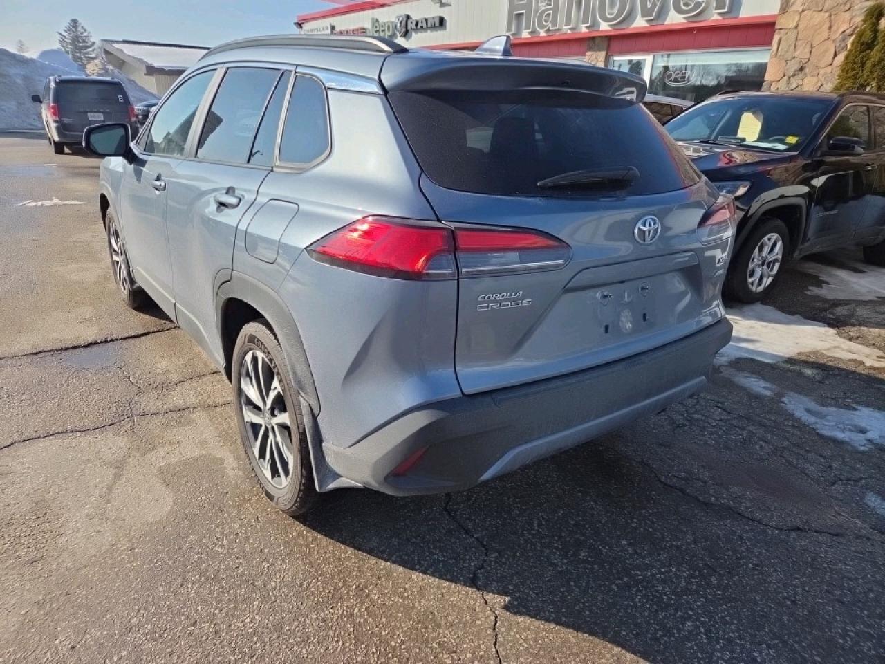 2024 Toyota Corolla Cross XLE 4dr All-Wheel Drive Photo2