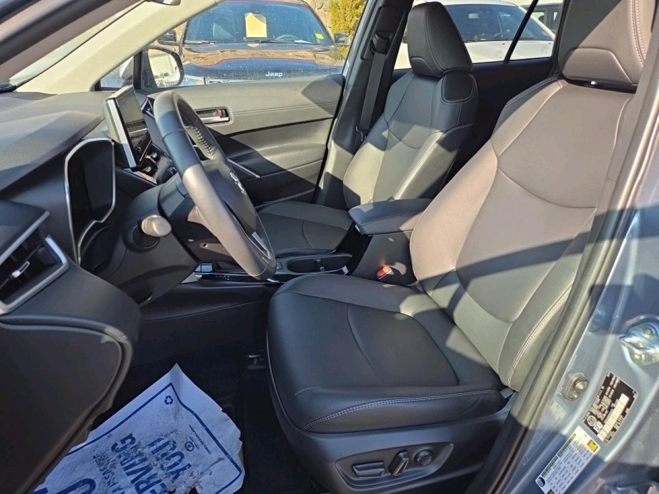 2024 Toyota Corolla Cross XLE 4dr All-Wheel Drive Photo