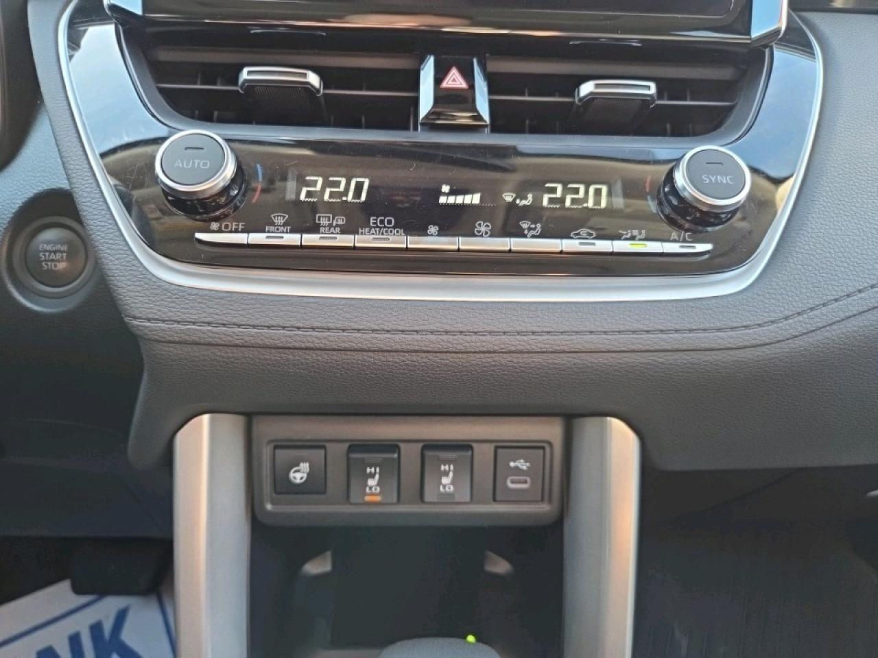 2024 Toyota Corolla Cross XLE 4dr All-Wheel Drive Photo