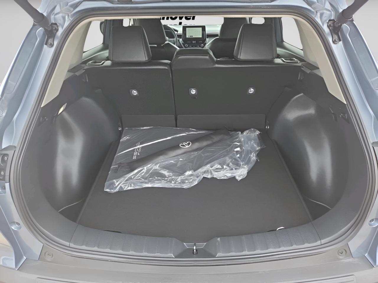 2024 Toyota Corolla Cross XLE 4dr All-Wheel Drive Photo3