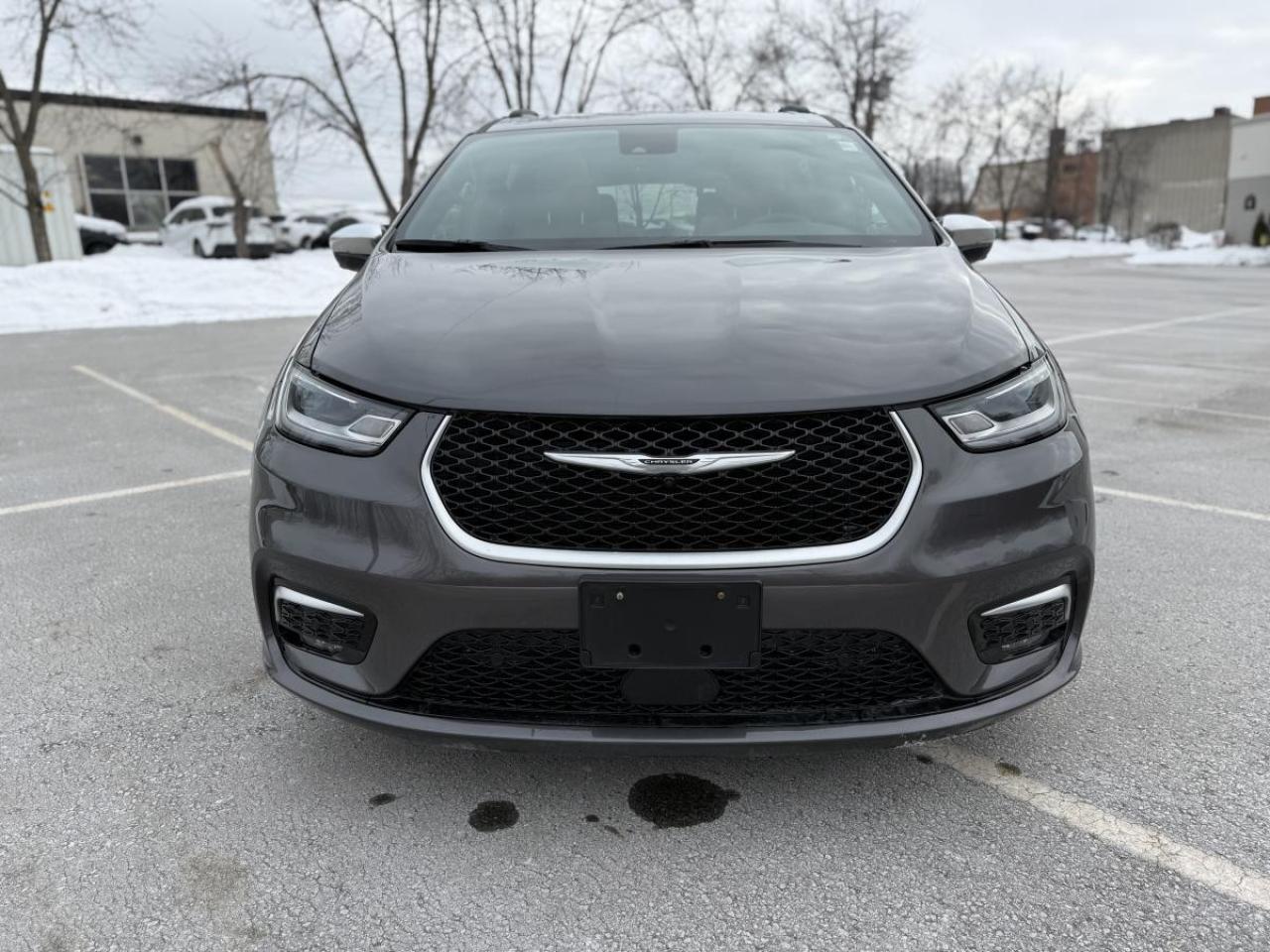 2023 Chrysler Pacifica Hybrid Pinnacle 2WD Photo