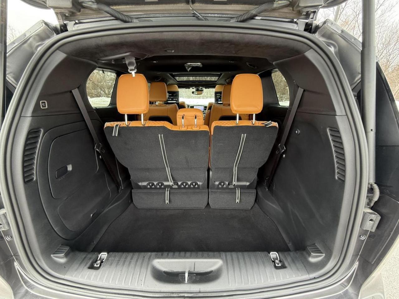 2023 Chrysler Pacifica Hybrid Pinnacle 2WD Photo