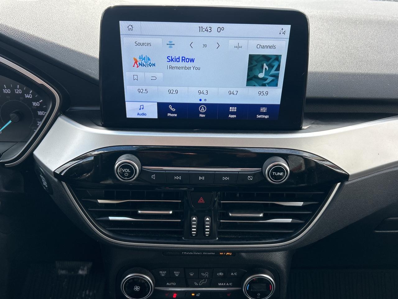2020 Ford Escape SEL AWD w/Remote Start, Hands-Free Liftgate Photo