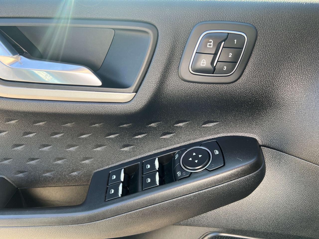 2020 Ford Escape SEL AWD w/Remote Start, Hands-Free Liftgate Photo