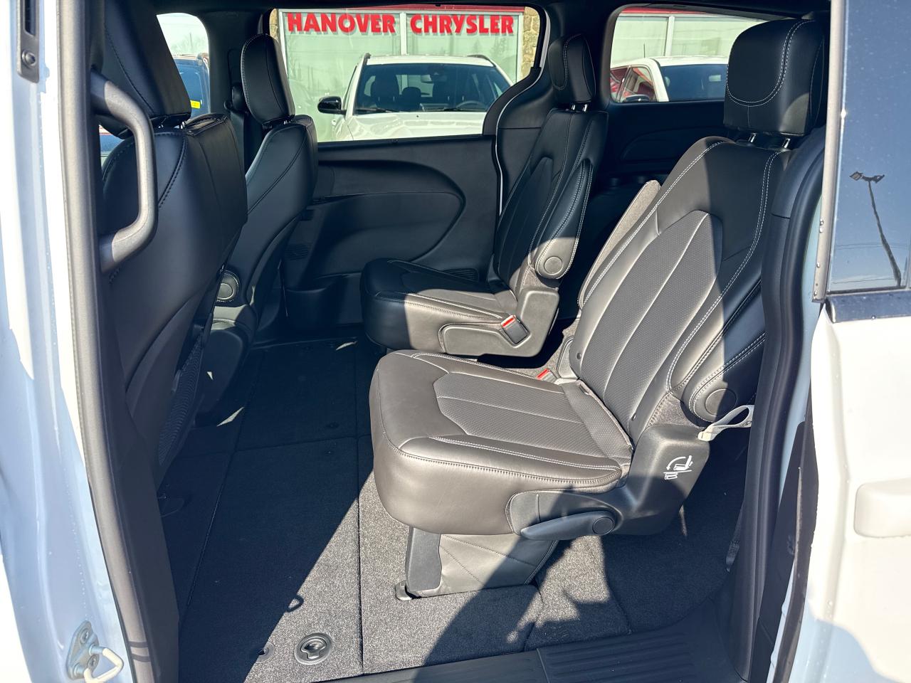 2026 Chrysler Pacifica Select All-Wheel Drive Passenger Van Photo