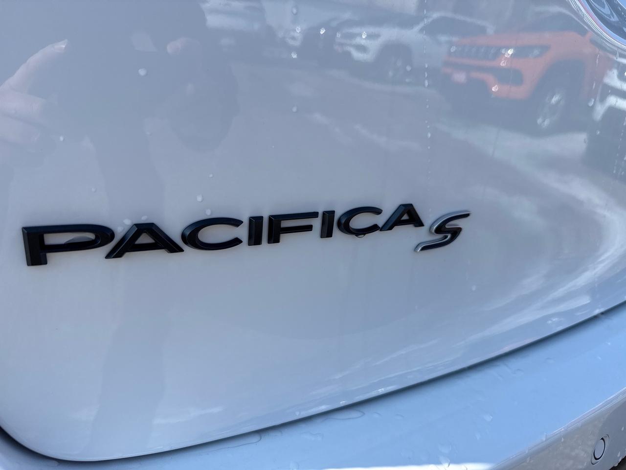 2026 Chrysler Pacifica Select All-Wheel Drive Passenger Van Photo