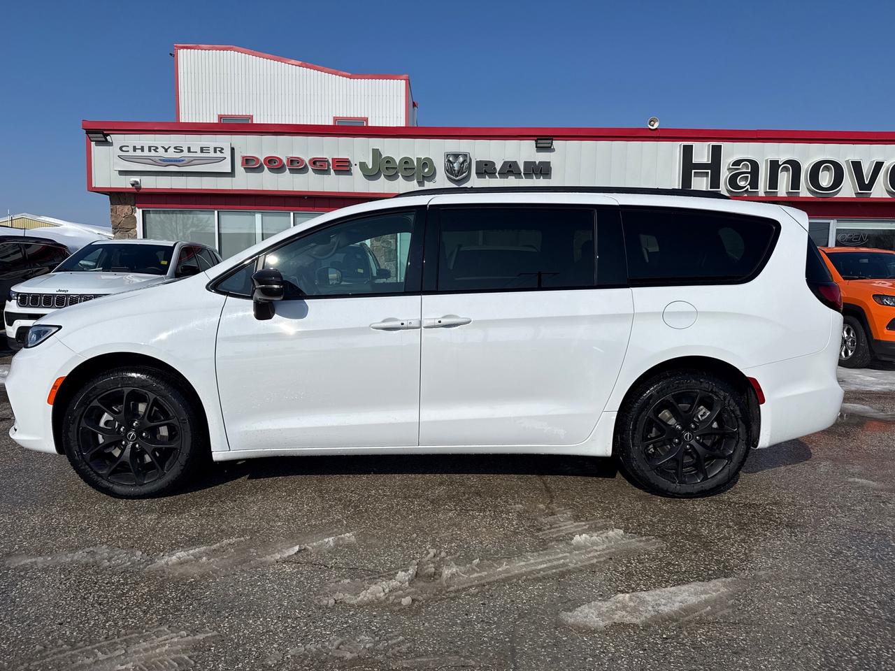 2026 Chrysler Pacifica Select All-Wheel Drive Passenger Van Photo