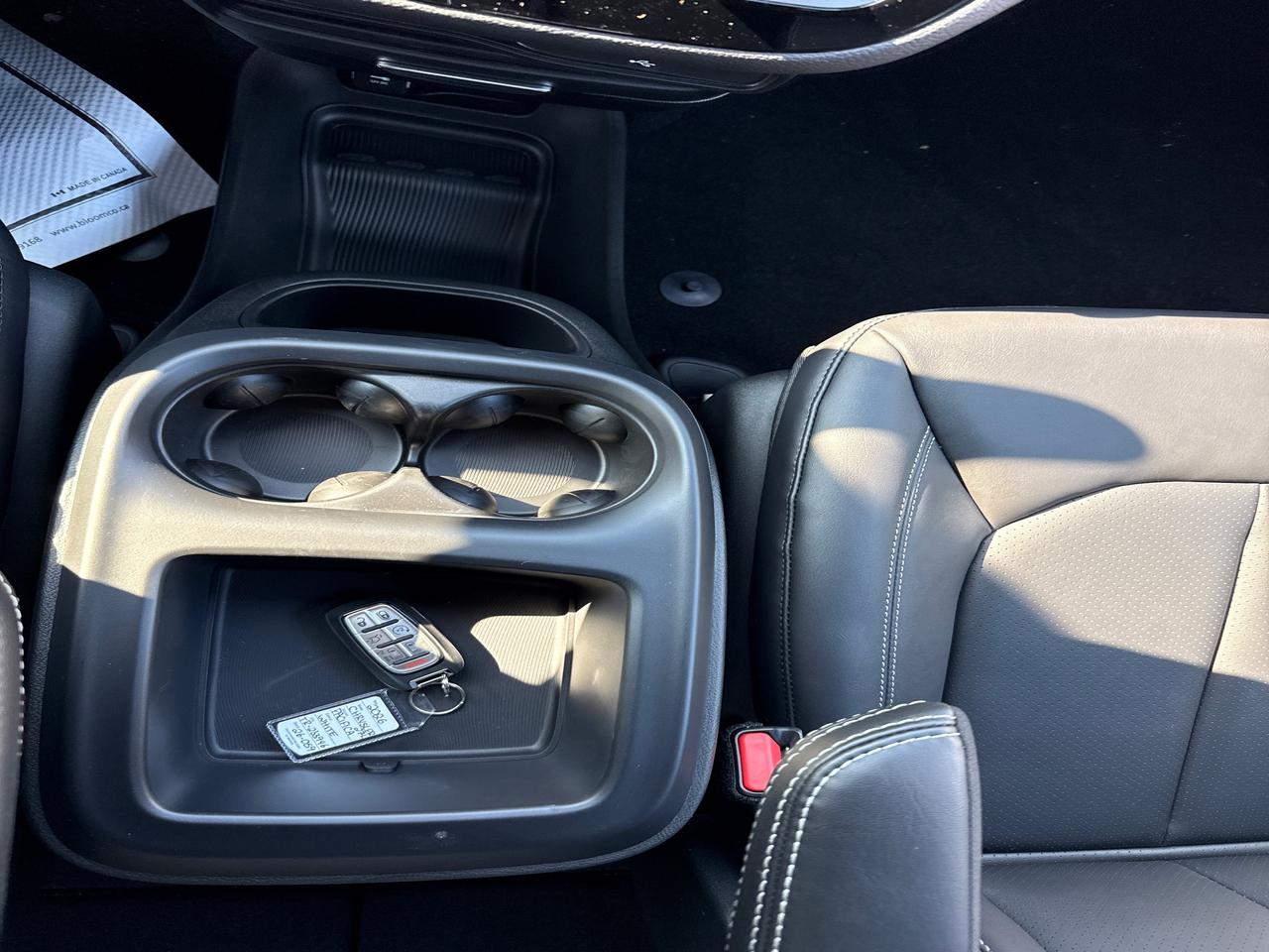2026 Chrysler Pacifica Select All-Wheel Drive Passenger Van Photo