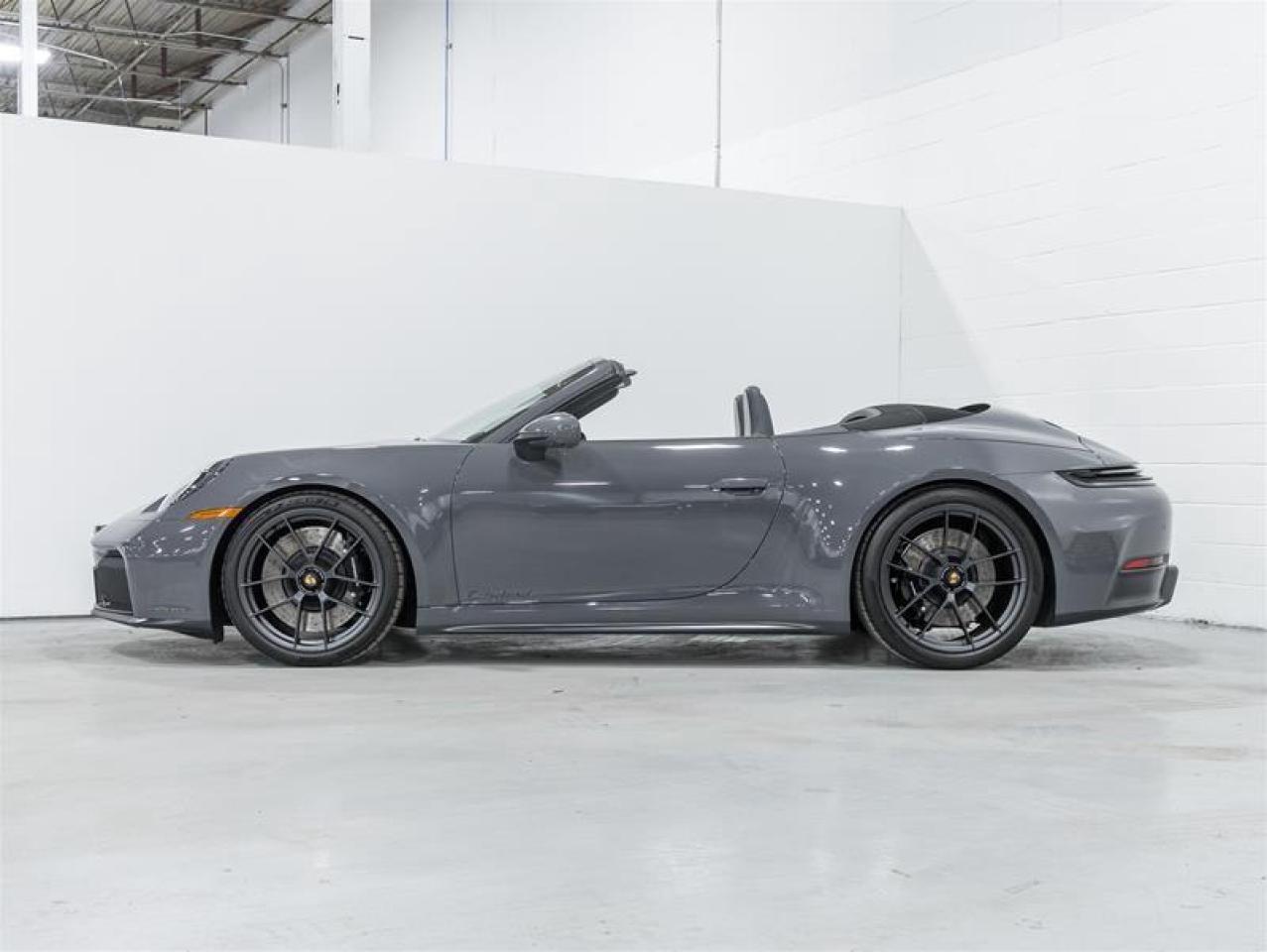 2025 Porsche 911  Photo4