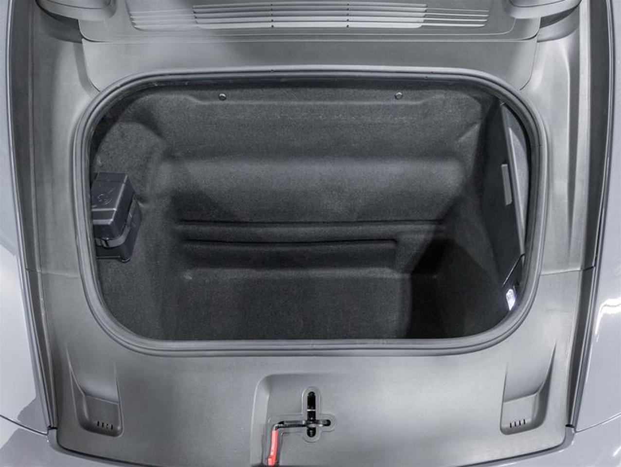 2025 Porsche 911  Photo3