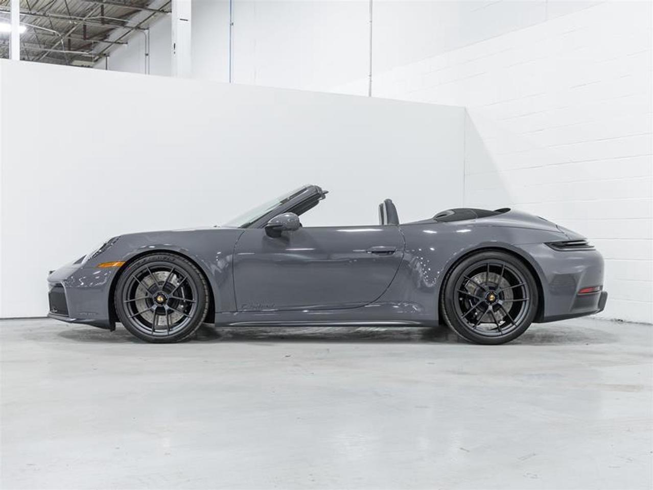 2025 Porsche 911  Photo4