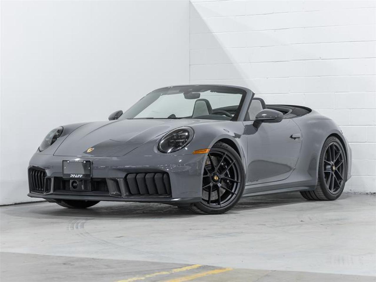 2025 Porsche 911  Photo0