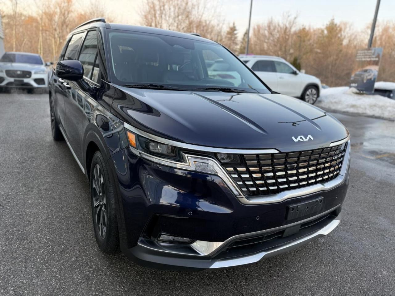 2023 Kia Carnival EX FWD Photo