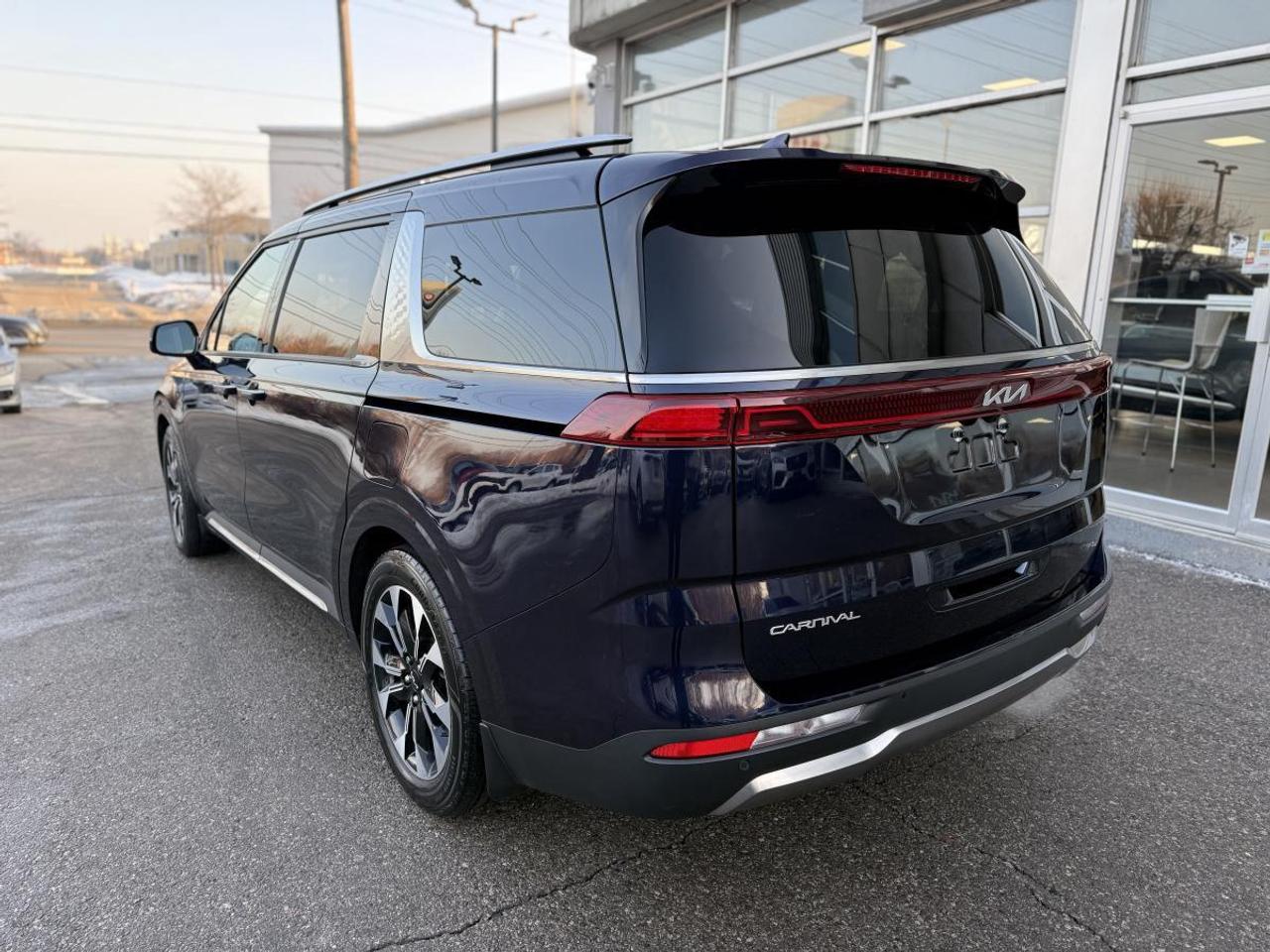 2023 Kia Carnival EX FWD Photo3