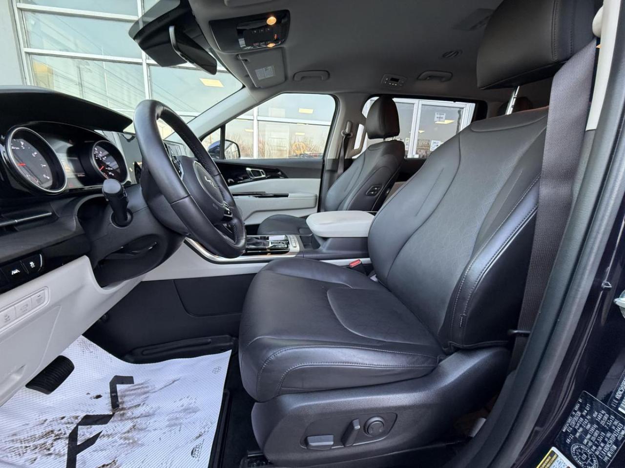 2023 Kia Carnival EX FWD Photo