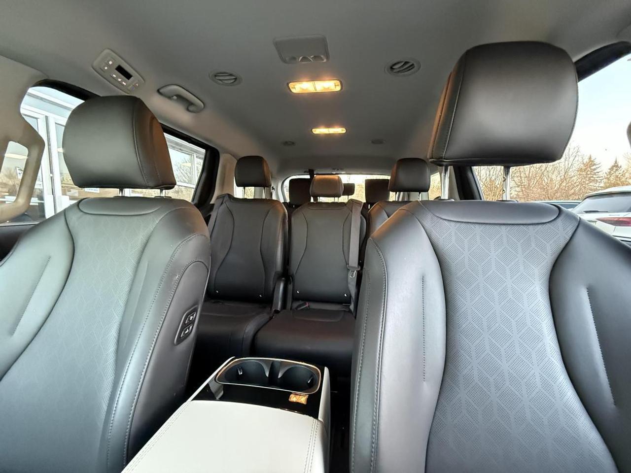 2023 Kia Carnival EX FWD Photo