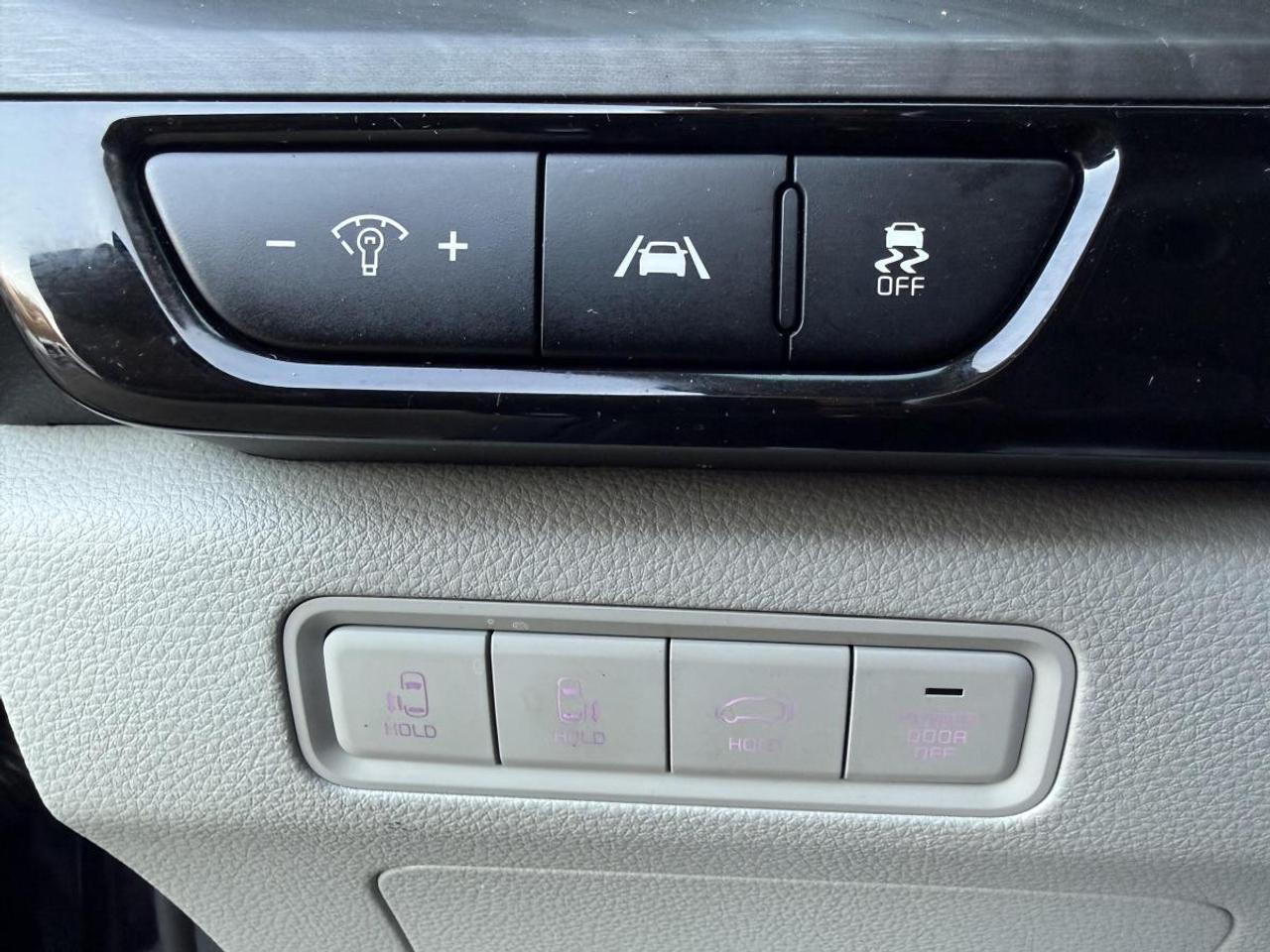 2023 Kia Carnival EX FWD Photo