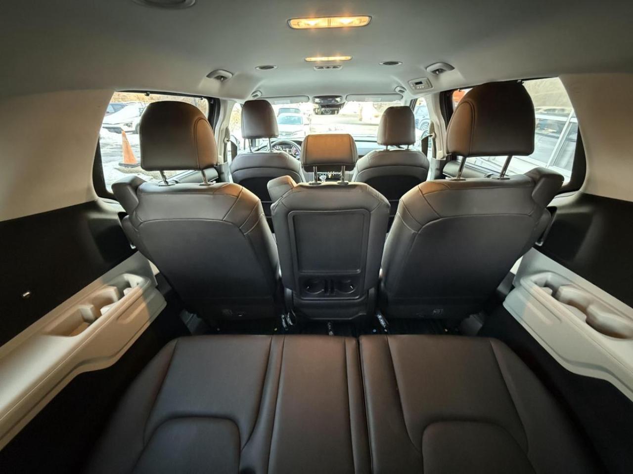 2023 Kia Carnival EX FWD Photo