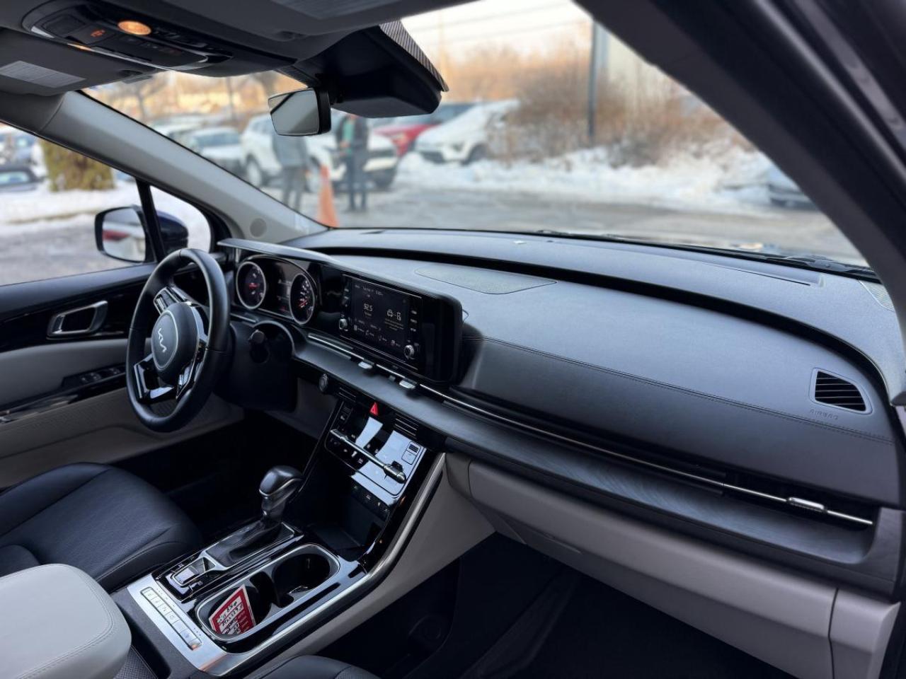 2023 Kia Carnival EX FWD Photo