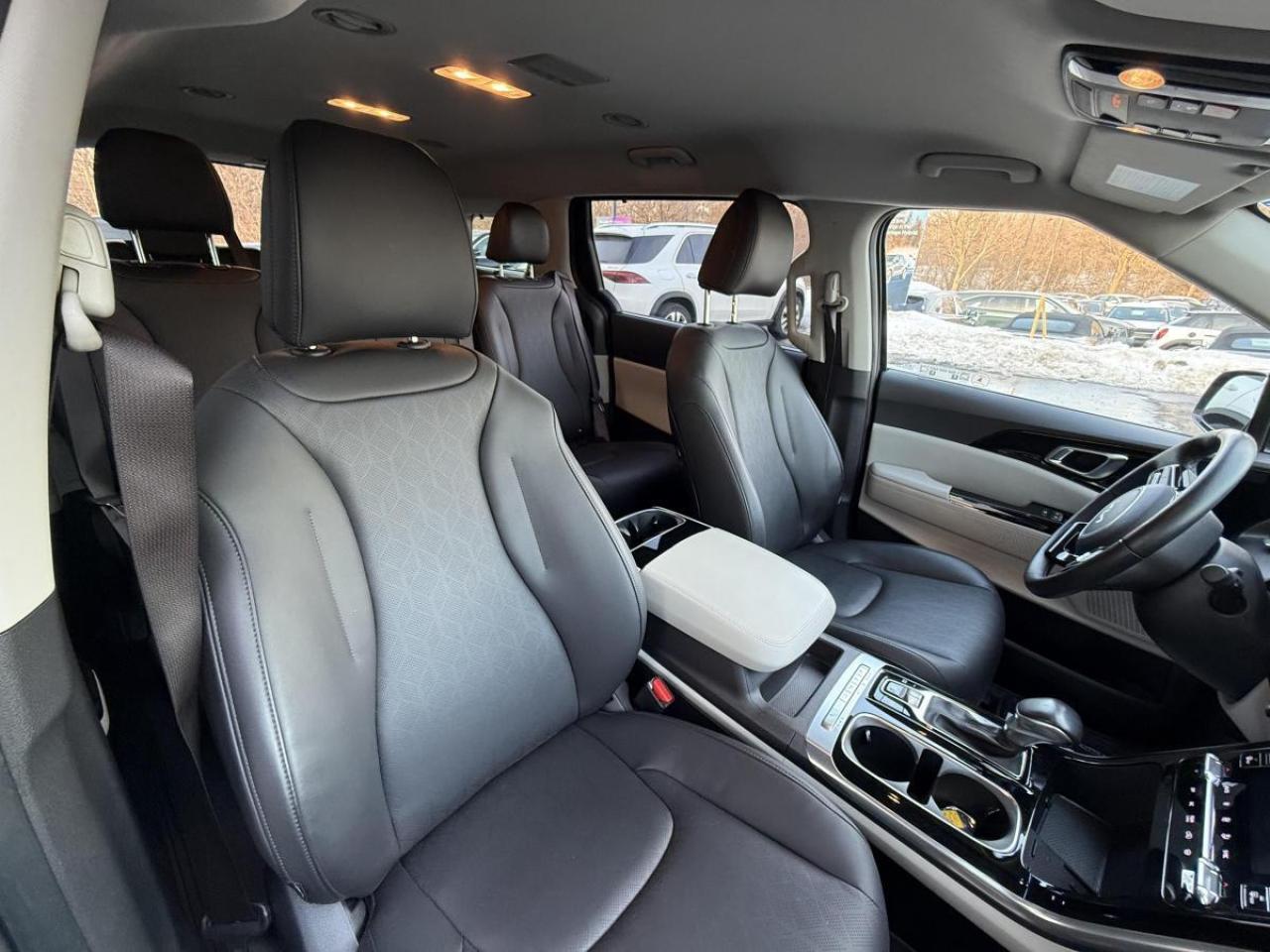 2023 Kia Carnival EX FWD Photo