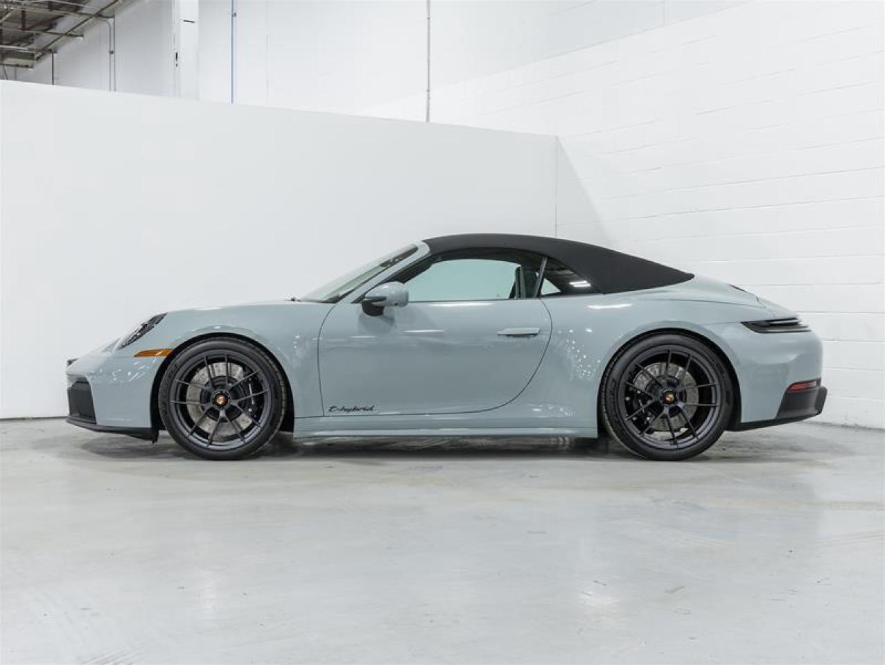 2025 Porsche 911  Photo