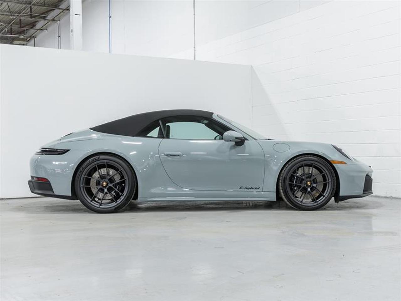 2025 Porsche 911  Photo