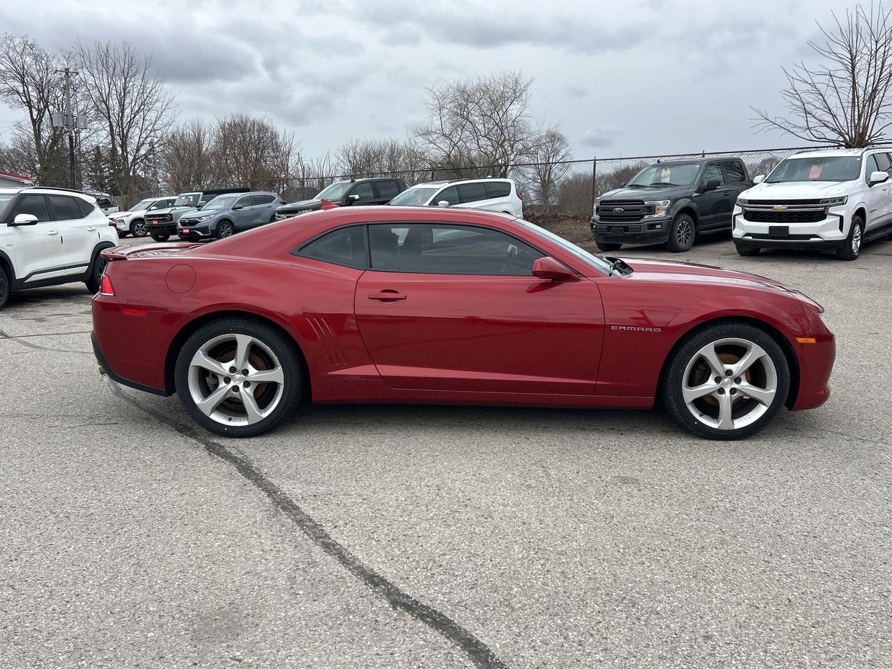 2015 Chevrolet Camaro RS, AUTO, LEATHER SEATS, REMOTE START, SUNROOF! Photo4