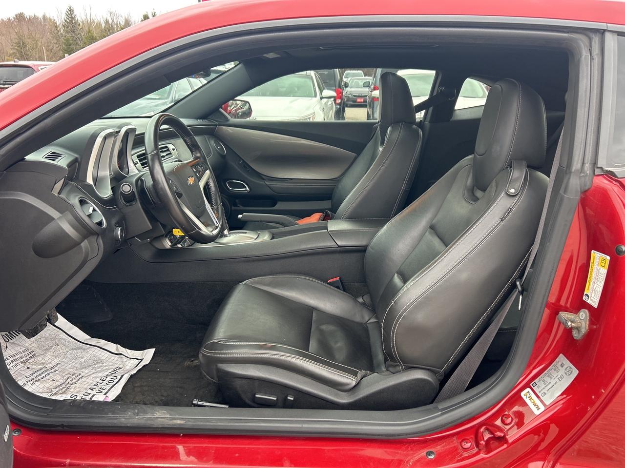 2015 Chevrolet Camaro RS, AUTO, LEATHER SEATS, REMOTE START, SUNROOF! Photo