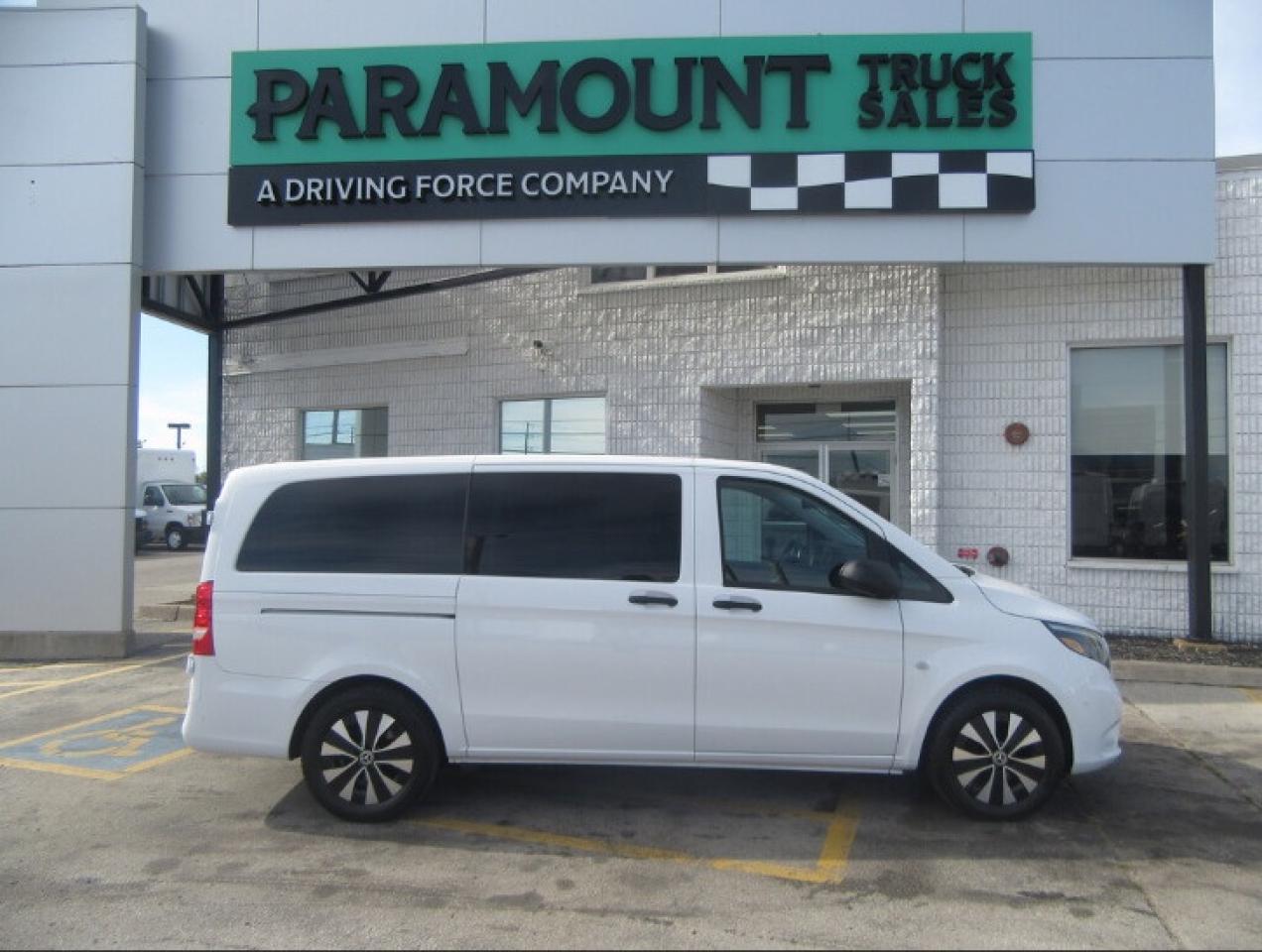 2023 Mercedes-Benz Metris Passenger Van Passenger Van 8 PASSENGER VAN Photo