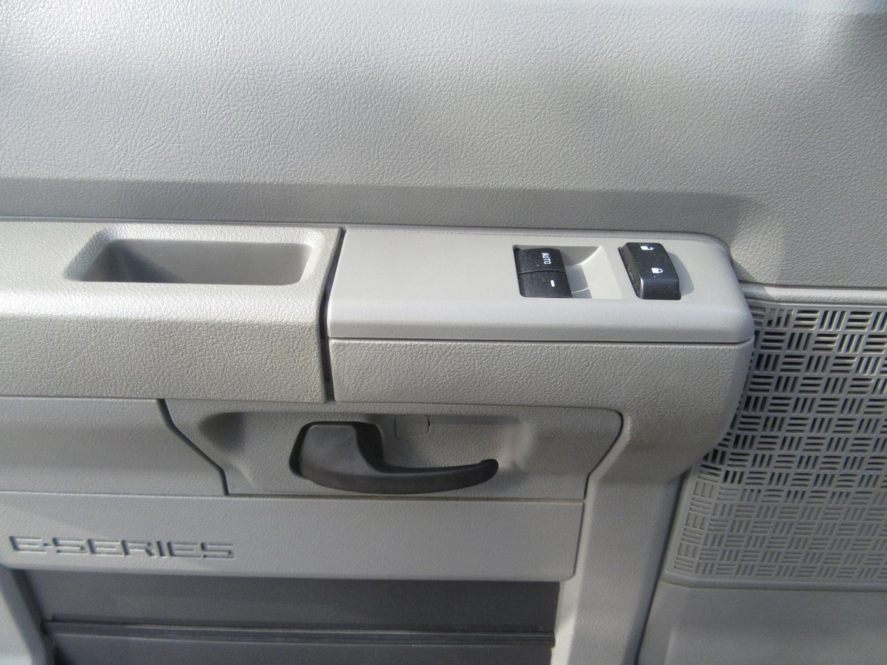 2024 Ford Super Duty E-350 DRW CUSTOM HIGH BOX 91 INCH INSIDE HEIGHT Photo