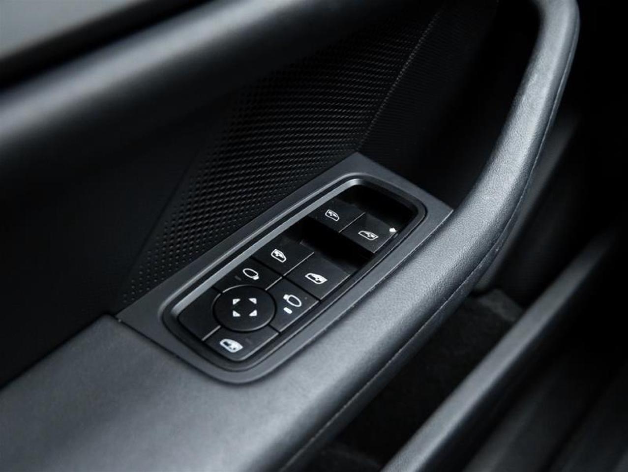 2022 Porsche Taycan  Photo