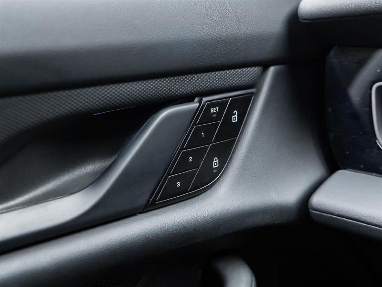 2022 Porsche Taycan  Photo