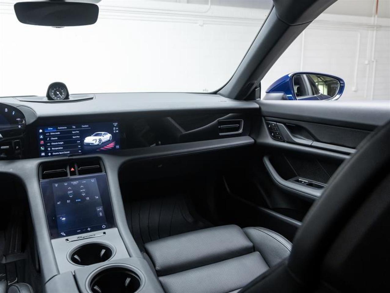 2022 Porsche Taycan  Photo