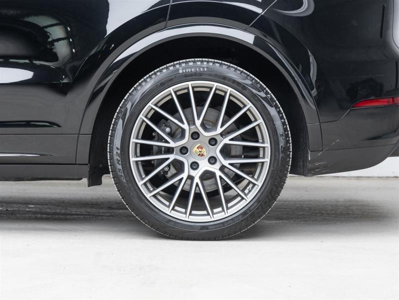 2023 Porsche Cayenne e-Hybrid  Photo